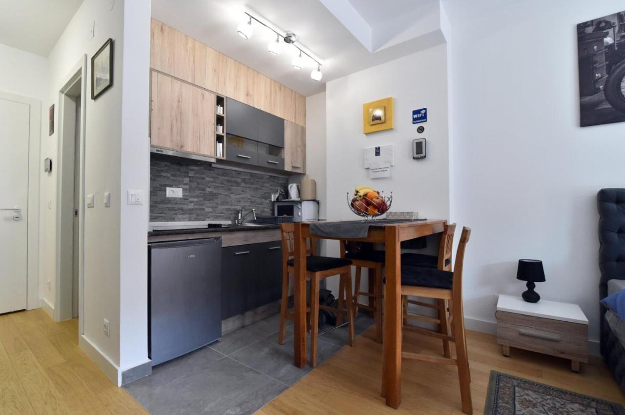 ベオグラードTayson Square Dorcol New Location Free Garageアパートメント エクステリア 写真